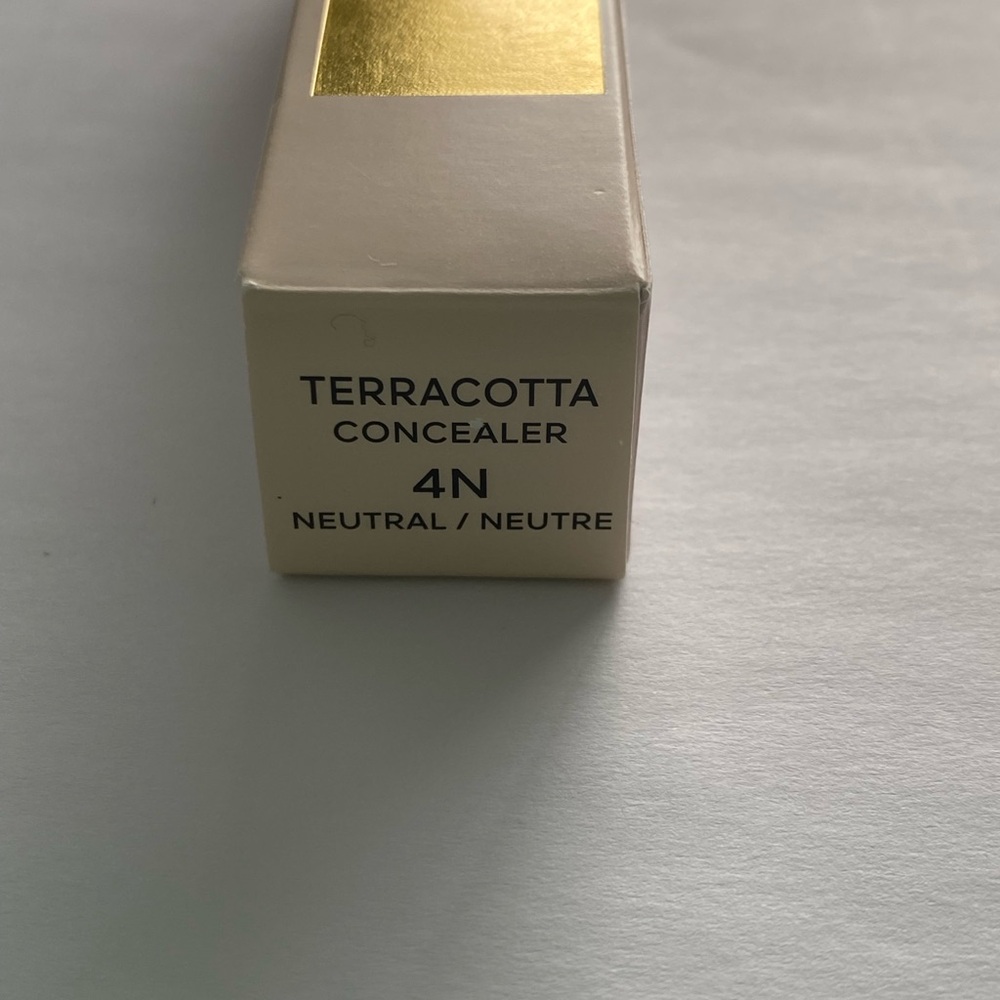 GUERLAIN Terracotta concealer. EUC. Swatched. N4 Neutral/Neutre - Picture 5 of 6